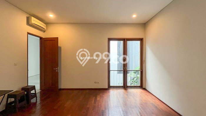 Hunian Mewah Siap Huni LT 328m2 di Kebayoran Baru, Jakarta Selatan Hunian Mewah Siap Huni LT 328m2 di Kebayoran Baru, Jakarta Selatan