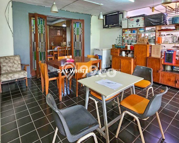 Rumah Elit Modern Tanpa Renovasi di Setiabudi Jakarta Selatan Rumah Elit Modern Tanpa Renovasi di Setiabudi Jakarta Selatan