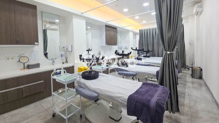 Kantor Bagus Dijual LB 471m2 Lokasi Strategis Jakarta Selatan Area Cocok untuk Bisnis Kantor Bagus Dijual LB 471m2 Lokasi Strategis Jakarta Selatan Area Cocok untuk Bisnis