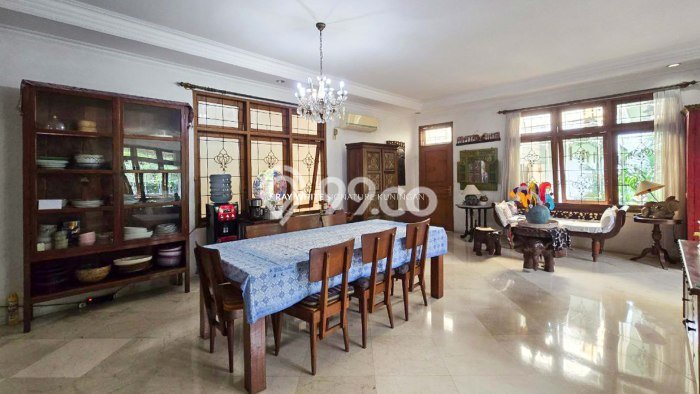 Jual Rumah Luas Elegan Dengan View Eksklusif di Lebak Bulus, Jakarta Selatan Jual Rumah Luas Elegan Dengan View Eksklusif di Lebak Bulus, Jakarta Selatan