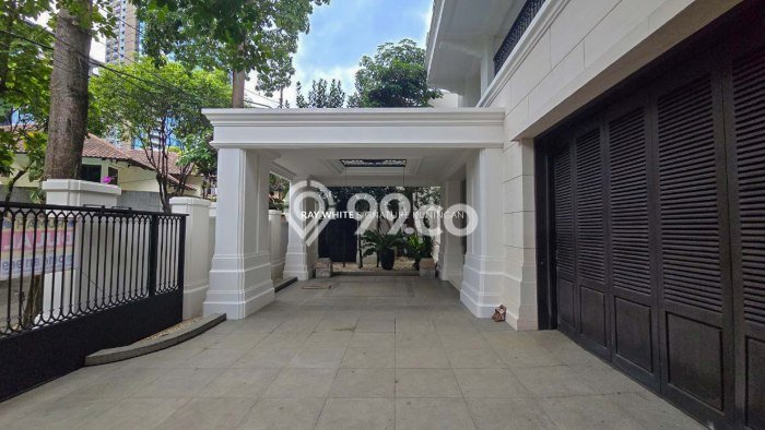 For Sale! Luxury House LT 540m2 Desain Elegan di Mega Kuningan For Sale! Luxury House LT 540m2 Desain Elegan di Mega Kuningan