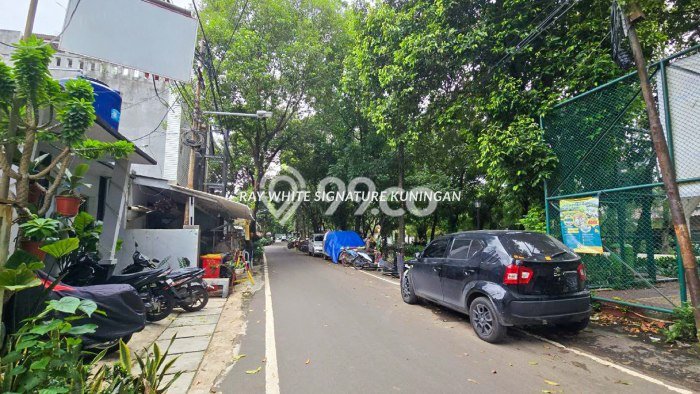 For Sale! Premium House LT 123m2 Desain Elegan di Bendungan Hilir For Sale! Premium House LT 123m2 Desain Elegan di Bendungan Hilir