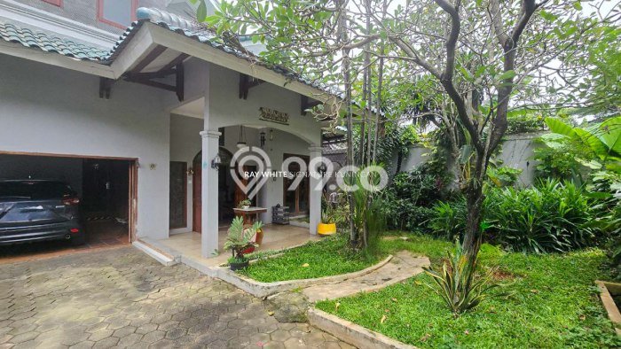 Jual Rumah Luas Elegan Dengan View Eksklusif di Lebak Bulus, Jakarta Selatan Jual Rumah Luas Elegan Dengan View Eksklusif di Lebak Bulus, Jakarta Selatan