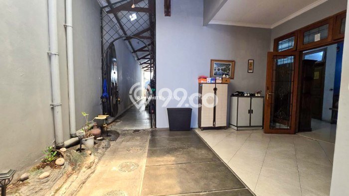 Jual Rumah Luas Elegan Dengan View Eksklusif di Lebak Bulus, Jakarta Selatan Jual Rumah Luas Elegan Dengan View Eksklusif di Lebak Bulus, Jakarta Selatan
