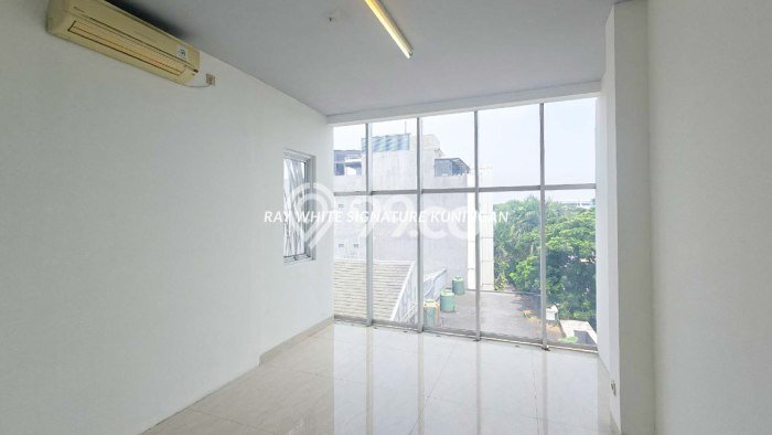 Kantor Dijual di Prime Area Jakarta Selatan Luas 600m2 Kantor Dijual di Prime Area Jakarta Selatan Luas 600m2