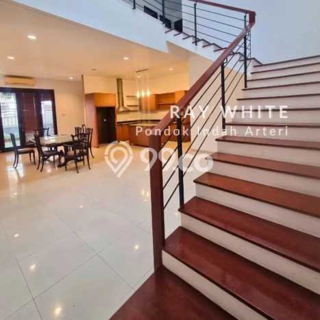 Rumah Eksklusif Dijual LT 365m2 di Cilandak, Jakarta Selatan Rumah Eksklusif Dijual LT 365m2 di Cilandak, Jakarta Selatan