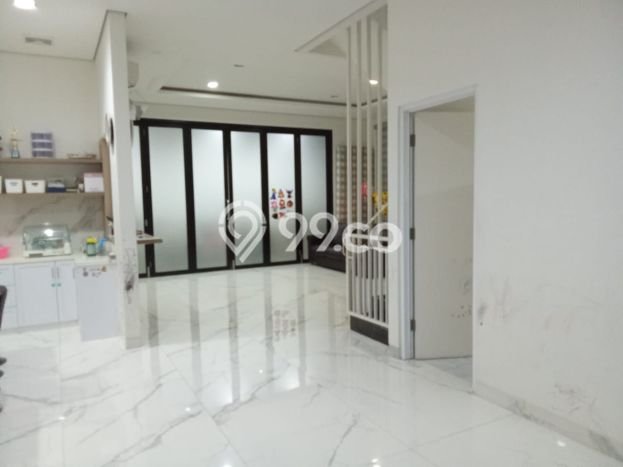 Hunian Elit LB 260m2 Siap Huni Desain Elegan di BSD, Tangerang Hunian Elit LB 260m2 Siap Huni Desain Elegan di BSD, Tangerang