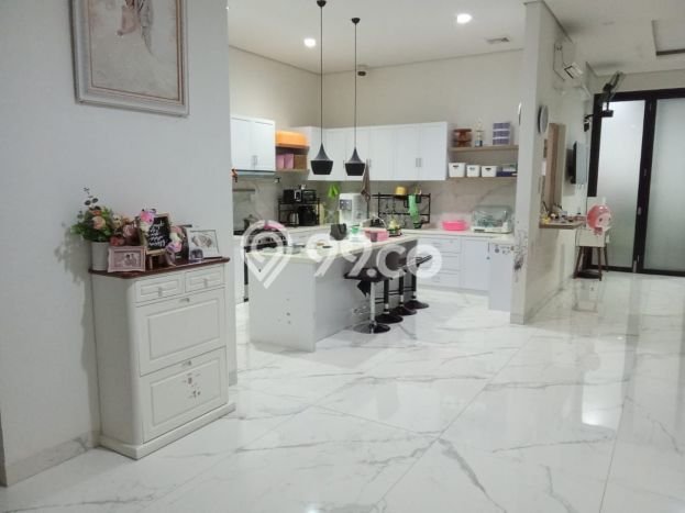 Hunian Elit LB 260m2 Siap Huni Desain Elegan di BSD, Tangerang Hunian Elit LB 260m2 Siap Huni Desain Elegan di BSD, Tangerang