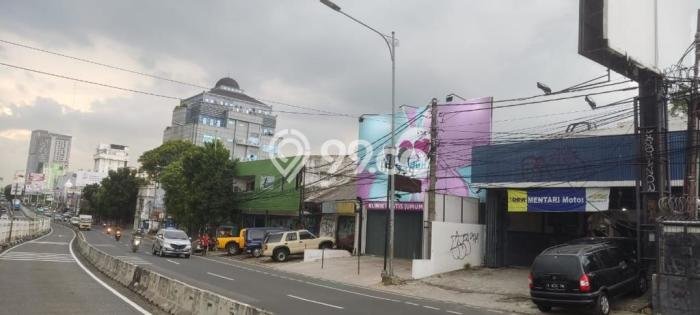 Tanah Dijual Lokasi Strategis di Jakarta Selatan dengan Luas 2500m2 Tanah Dijual Lokasi Strategis di Jakarta Selatan dengan Luas 2500m2