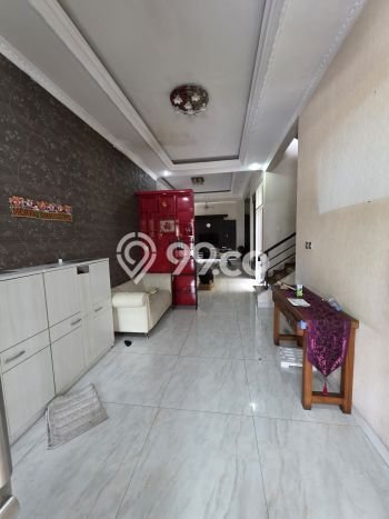 Rumah Disewakan Tangerang LT 240m2 LB 380m2 Area Gading Serpong Rumah Disewakan Tangerang LT 240m2 LB 380m2 Area Gading Serpong