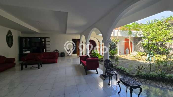 Unit Ruko Dijual di Laweyan Solo 300m2 Unit Ruko Dijual di Laweyan Solo 300m2
