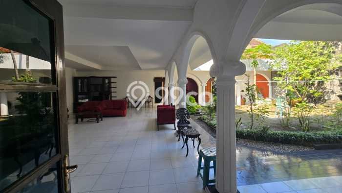 Unit Ruko Dijual di Laweyan Solo 300m2 Unit Ruko Dijual di Laweyan Solo 300m2