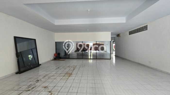 Unit Ruko Dijual di Laweyan Solo 300m2 Unit Ruko Dijual di Laweyan Solo 300m2