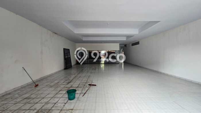 Unit Ruko Dijual di Laweyan Solo 300m2 Unit Ruko Dijual di Laweyan Solo 300m2