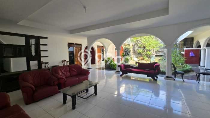 Unit Ruko Dijual di Laweyan Solo 300m2 Unit Ruko Dijual di Laweyan Solo 300m2