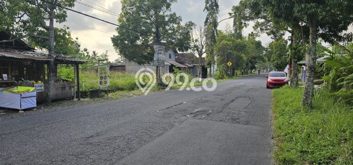 Tanah Kosong Dijual di Sleman dengan Area 244m2 Tanah Kosong Dijual di Sleman dengan Area 244m2