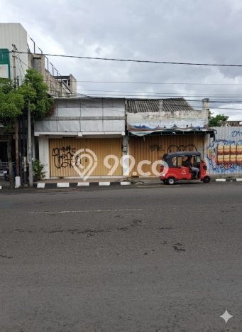 Ruko Disewa di Yogyakarta dengan LB 146m2 Area Komersial Ramai Ruko Disewa di Yogyakarta dengan LB 146m2 Area Komersial Ramai