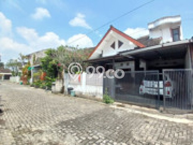 Rumah Minimalis 6 Kamar LT 186m2 di Condong Catur Rumah Minimalis 6 Kamar LT 186m2 di Condong Catur