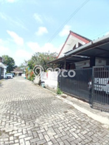 Rumah Minimalis 6 Kamar LT 186m2 di Condong Catur Rumah Minimalis 6 Kamar LT 186m2 di Condong Catur