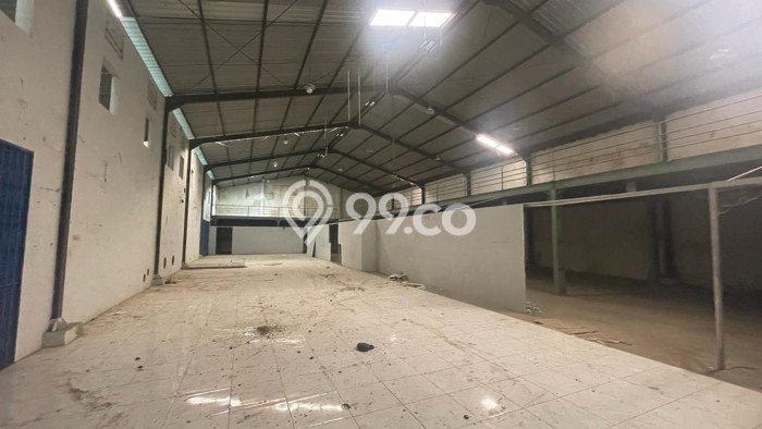 Gudang Disewa di Yogyakarta dengan LB 1250m2 Area Komersial Ramai Gudang Disewa di Yogyakarta dengan LB 1250m2 Area Komersial Ramai