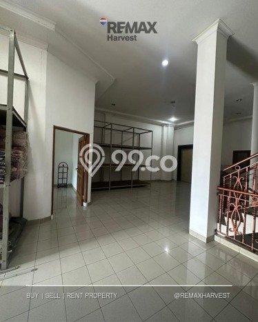 Disewakan! Rumah 4 Kamar Tidur &
4 Kamar Mandi di Tomang, Jakarta Barat Disewakan! Rumah 4 Kamar Tidur &
4 Kamar Mandi di Tomang, Jakarta Barat