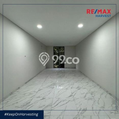 Hunian Mewah LB 260m2 Siap Huni Desain Elegan di Jelambar, Jakarta Barat Hunian Mewah LB 260m2 Siap Huni Desain Elegan di Jelambar, Jakarta Barat