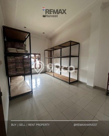 Disewakan! Rumah 4 Kamar Tidur &
4 Kamar Mandi di Tomang, Jakarta Barat Disewakan! Rumah 4 Kamar Tidur &
4 Kamar Mandi di Tomang, Jakarta Barat