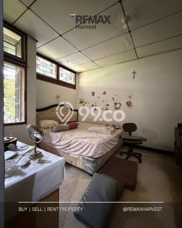 Siap Huni Rumah Mewah 5 Kamar di Kebon Jeruk Dekat ke Mana Pun Siap Huni Rumah Mewah 5 Kamar di Kebon Jeruk Dekat ke Mana Pun