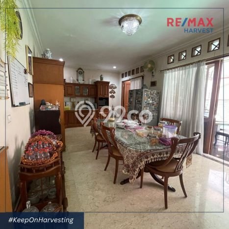 Hunian Mewah LB 710m2 Siap Pakai Desain Elegan di Joglo, Jakarta Barat Hunian Mewah LB 710m2 Siap Pakai Desain Elegan di Joglo, Jakarta Barat