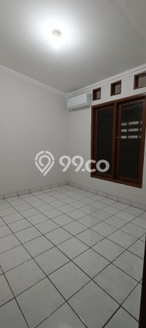 Disewakan! Rumah 5 Kamar Tidur &
3 Kamar Mandi di BSD, Tangerang Disewakan! Rumah 5 Kamar Tidur &
3 Kamar Mandi di BSD, Tangerang