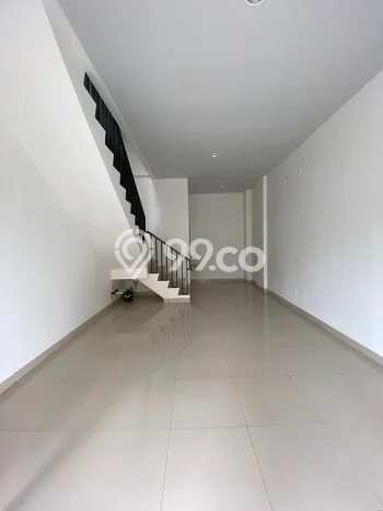 Unit Ruko Paling Strategis di BSD Tangerang Selatan dengan LB 230m2 Unit Ruko Paling Strategis di BSD Tangerang Selatan dengan LB 230m2