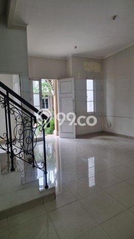Rumah Luxury Modern Tanpa Renovasi di Gading Serpong Tangerang Rumah Luxury Modern Tanpa Renovasi di Gading Serpong Tangerang