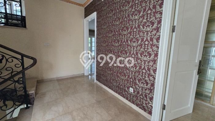 Rumah Sewa Tangerang LT 300m2 LB 450m2 Area Gading Serpong Rumah Sewa Tangerang LT 300m2 LB 450m2 Area Gading Serpong