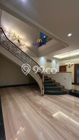 Hunian Mewah LB 720m2 Siap Huni Desain Elegan di Pondok Indah, Jakarta Selatan Hunian Mewah LB 720m2 Siap Huni Desain Elegan di Pondok Indah, Jakarta Selatan