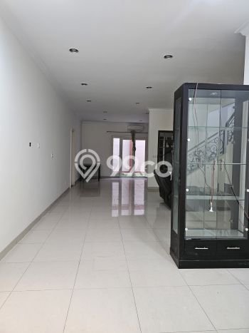 Rumah Luxury Modern Tanpa Renovasi di Gading Serpong Tangerang Rumah Luxury Modern Tanpa Renovasi di Gading Serpong Tangerang
