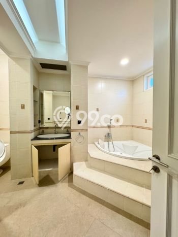 Dijual Rumah Mewah Elegan Dengan View Eksklusif di Kedoya Baru, Jakarta Barat Dijual Rumah Mewah Elegan Dengan View Eksklusif di Kedoya Baru, Jakarta Barat