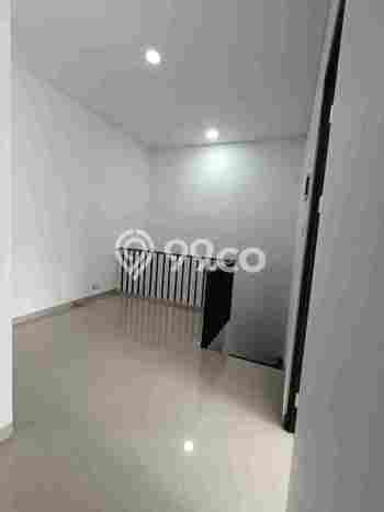 Rumah Kawasan Manyar, LT 120m², LB 180m² Rumah Kawasan Manyar, LT 120m², LB 180m²