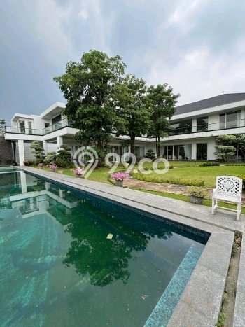 Rumah Elit Modern Tanpa Renovasi di Pakuwon Indah Surabaya Rumah Elit Modern Tanpa Renovasi di Pakuwon Indah Surabaya