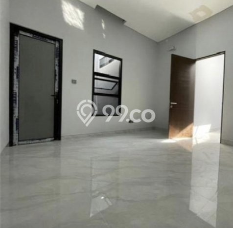 Rumah Berkelas 4 KT 5 KM di Kompleks Cluster , Surabaya Rumah Berkelas 4 KT 5 KM di Kompleks Cluster , Surabaya