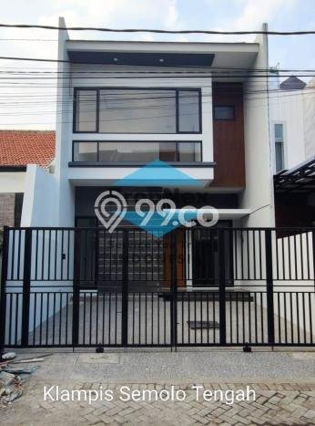 Rumah EXCLUSIVE area , Surabaya, Luas 120m2m² Bangunan 170m2m² HARGA TERBAIK! Rumah EXCLUSIVE area , Surabaya, Luas 120m2m² Bangunan 170m2m² HARGA TERBAIK!