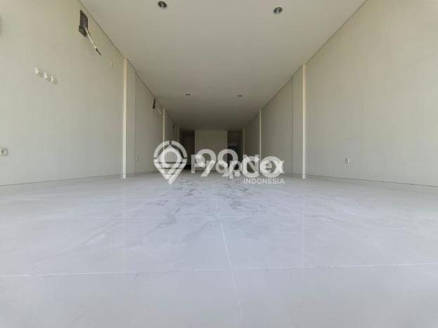 Ruko di , Luas 360m2m², Disewakan, Pusat Bisnis, Ready Usaha Ruko di , Luas 360m2m², Disewakan, Pusat Bisnis, Ready Usaha