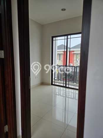 Rumah Modern 3 KT di Green Lake City Jakarta Barat Semi Furnished Rumah Modern 3 KT di Green Lake City Jakarta Barat Semi Furnished