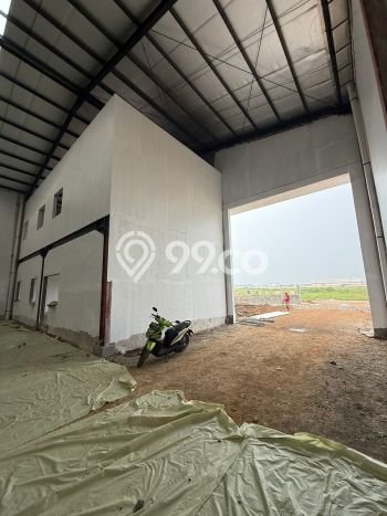 Area Ramai! Gudang Dijual di Legok untuk Bisnis Luas Bangunan 612m2 Area Ramai! Gudang Dijual di Legok untuk Bisnis Luas Bangunan 612m2