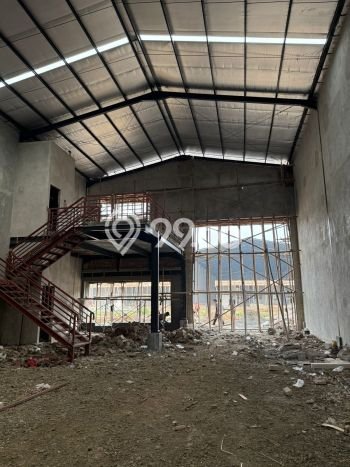 Gudang Dijual di Legok LT 430m2, LB 330m2 Solusi Investasi Cerdas Gudang Dijual di Legok LT 430m2, LB 330m2 Solusi Investasi Cerdas