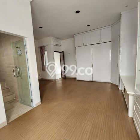 Hunian Elit LB 320m2 Siap Huni Desain Elegan di Green Lake City, Jakarta Barat Hunian Elit LB 320m2 Siap Huni Desain Elegan di Green Lake City, Jakarta Barat