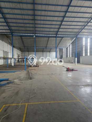 Unit Gudang Paling Strategis di Cikupa Tangerang dengan LB 2160m2 Unit Gudang Paling Strategis di Cikupa Tangerang dengan LB 2160m2