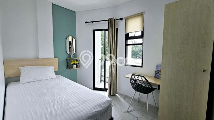 Unit Kost Dijual di Tomang dengan 32 Kamar Area Ramai Unit Kost Dijual di Tomang dengan 32 Kamar Area Ramai