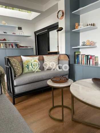 Rumah Elit Modern Siap Huni di BSD City Tangerang Rumah Elit Modern Siap Huni di BSD City Tangerang