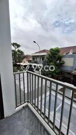 Rumah Luxury Modern Siap Huni di BSD Tangerang Rumah Luxury Modern Siap Huni di BSD Tangerang