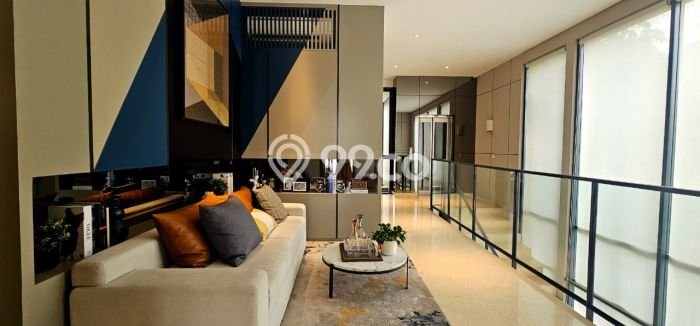 Rumah Mewah LB 264m2 Siap Huni Desain Elegan di BSD City, Tangerang Rumah Mewah LB 264m2 Siap Huni Desain Elegan di BSD City, Tangerang